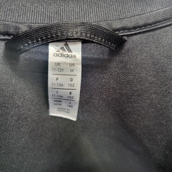 Nike - Picture 2 of 4